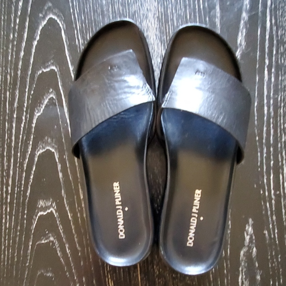Donald J Pliner women sandals